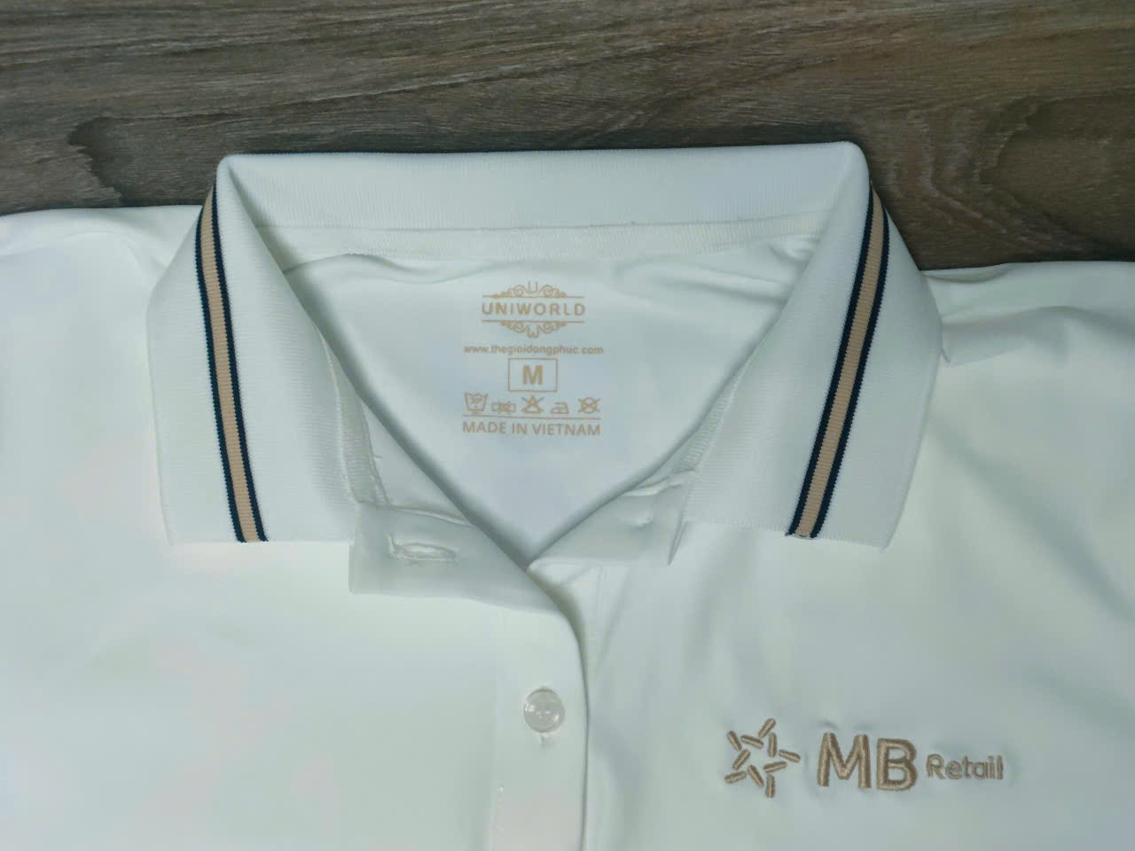 Áo phông cổ bẻ công ty MB Retail