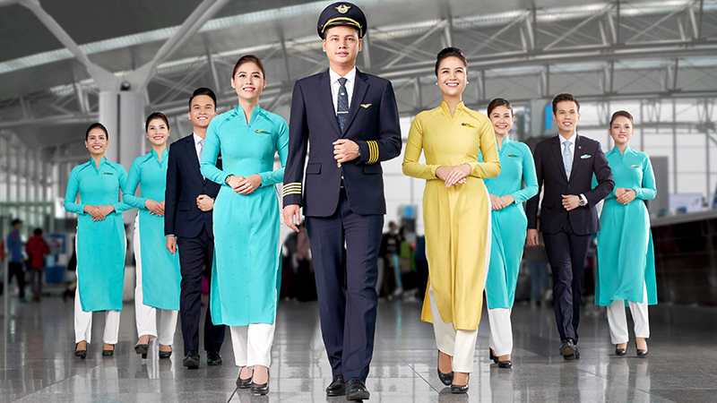 Mẫu áo dài tà ngắn năng động