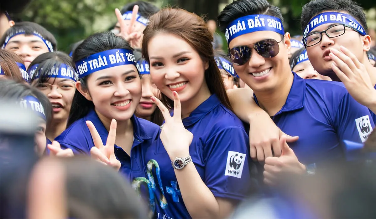 Mẫu áo đồng phục sự kiện 2026 hướng tới viết nên câu chuyện thương hiệu